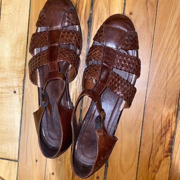 Eddie Bauer Huarache style sandals - Picture 1 of 4